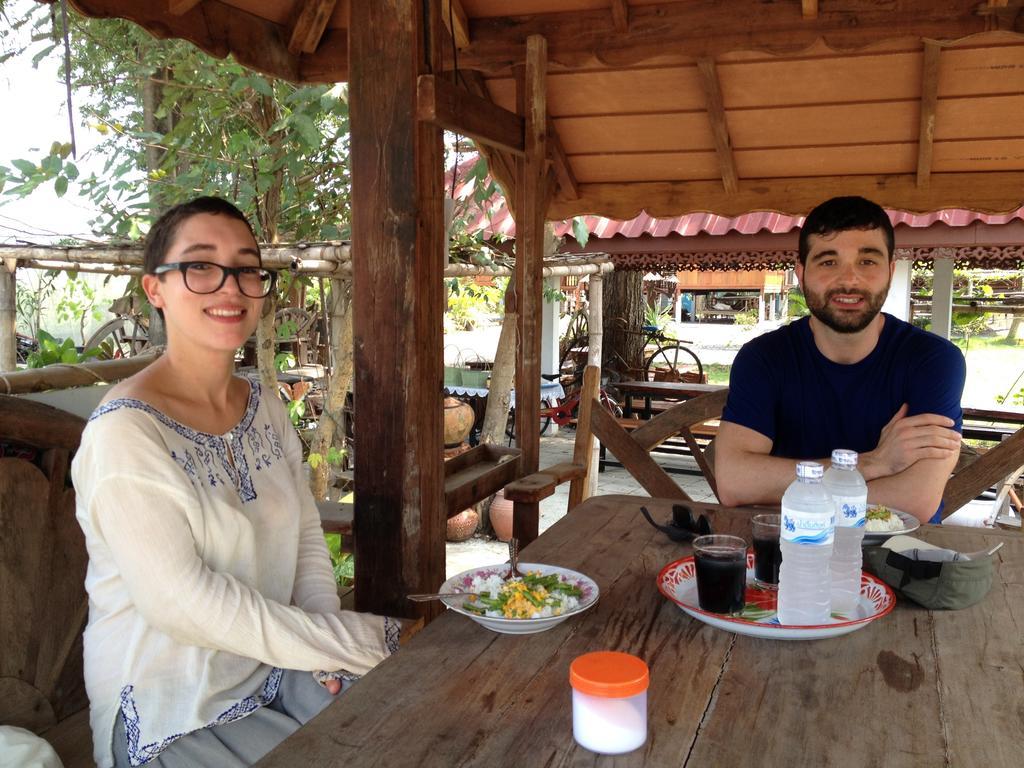 The Little Village בית אירוח